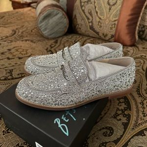 NIB BETSEY JOHNSON ARON SILVER LOAFERS- Size 8